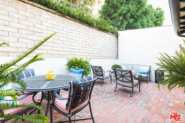 Building Photo - 10840 Lindbrook Dr