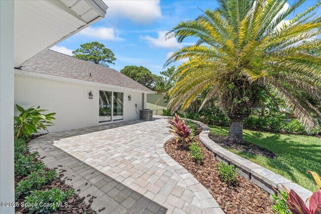 Building Photo - 2060 Newfound Harbor Dr