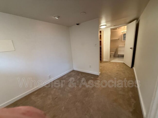 Building Photo - 1575 S 800 E