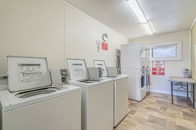 Building Photo - Snowbird Rental