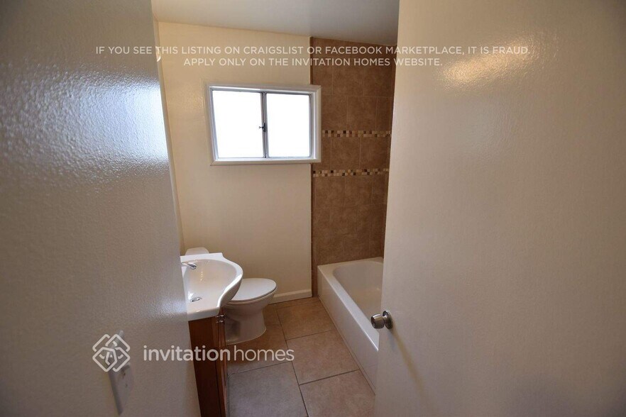 Building Photo - 1701 Claremont Dr