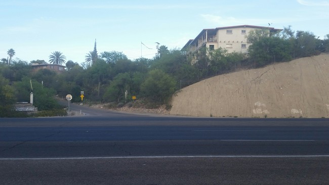 Building Photo - Catalina Foothills Lodge Apartments