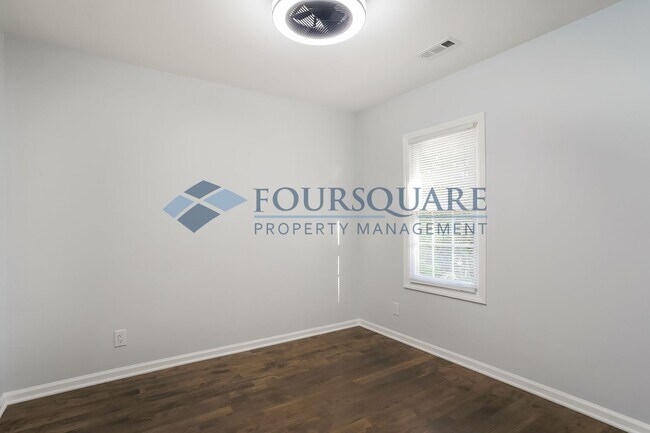 Building Photo - Spacious 3-Bed, 2.5-Bath Single Family Home with Modern Finishes & Back Deck