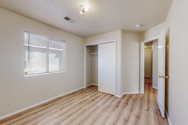 Building Photo - 3473 Martin Meadows Dr NE