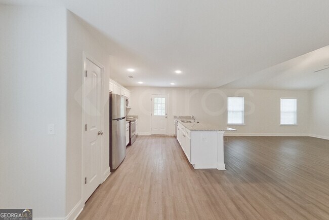 Building Photo - 231 Western Red Cedar Dr