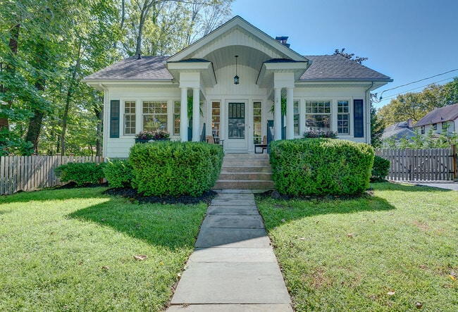 Primary Photo - 3 Fuller Ave