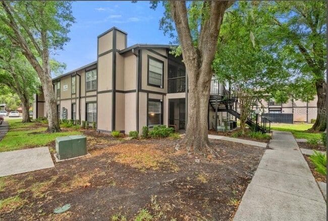 Building Photo - 4004 Dream Oak Pl