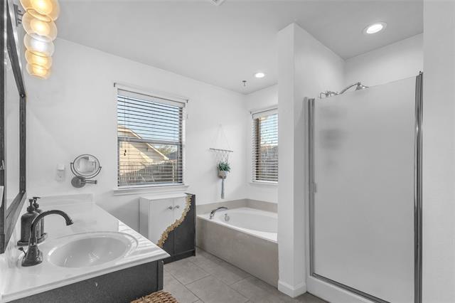 Building Photo - 2050 Lake Trail Dr