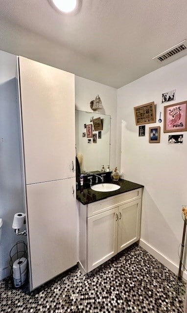 Building Photo - 144 Robbins St