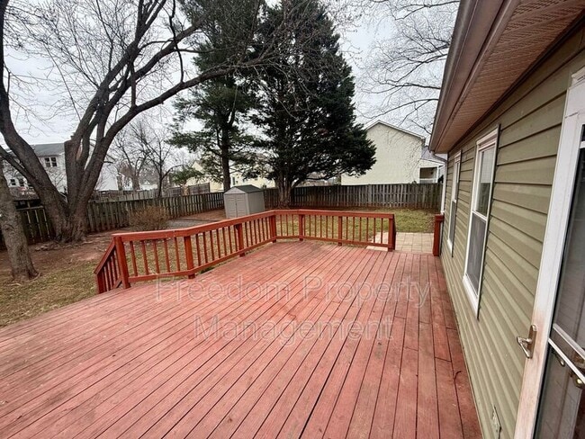 Building Photo - 8768 Tomislav St