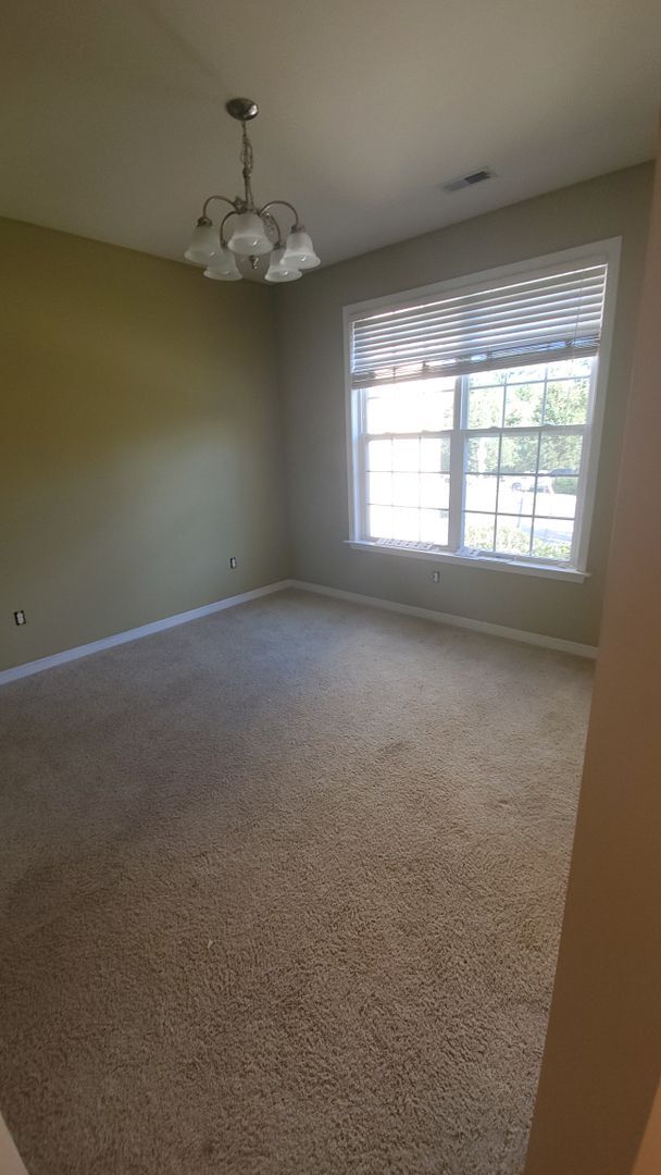 Building Photo - Beautiful 5 Bedroom Home in Watermill Subdivision!