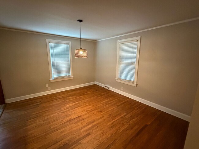 Building Photo - AUGUST RENT SPECIAL! 2 Bed, 1 Bath Home Available in Greenville