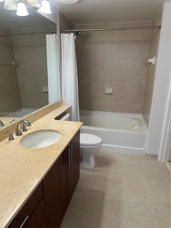 Building Photo - 2421 NE 65th St