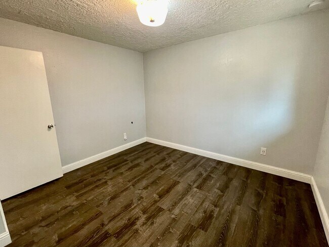 Building Photo - 1201-1203 Zeta Ct