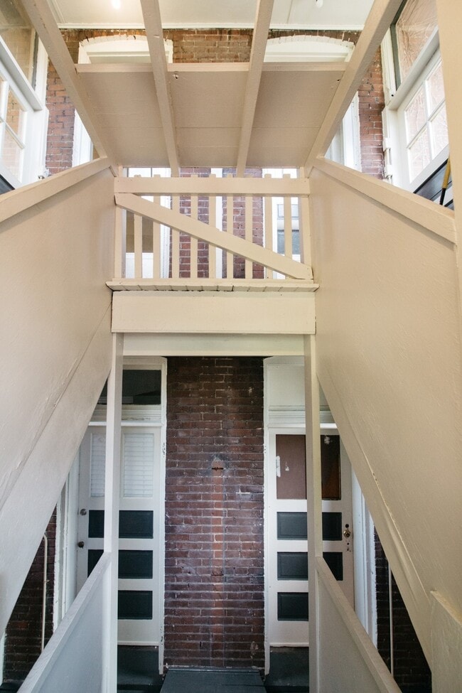 Building Photo - 3153 Arsenal St