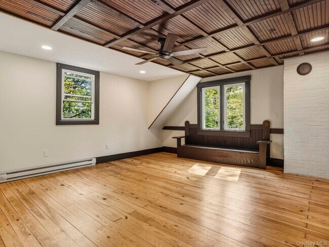 Building Photo - 5 Riverby Ln