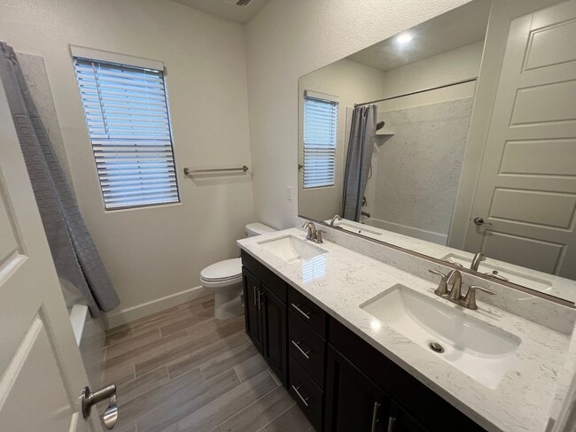 Building Photo - Beautiful Home With Large Primary Suite, Multiple Living Rooms, and more!