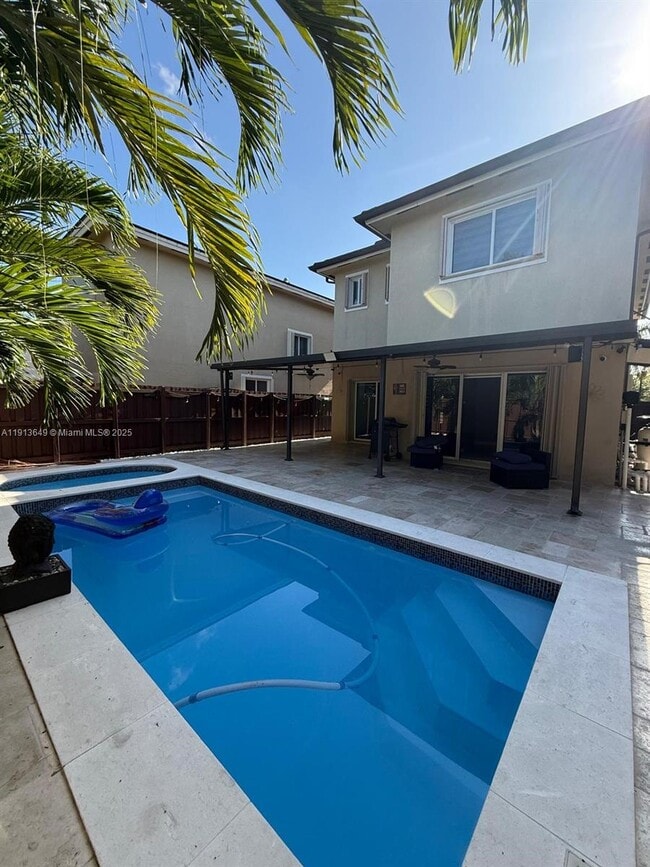 Building Photo - 239 SE 31st Terrace