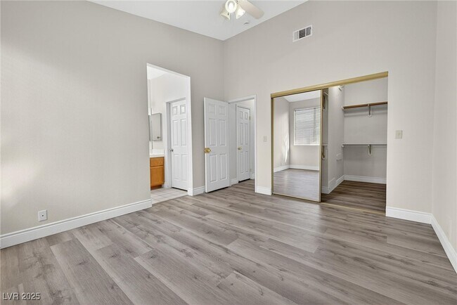 Building Photo - 5155 W Tropicana Ave