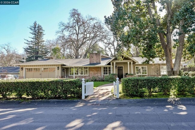 Building Photo - 161 La Serena Ave