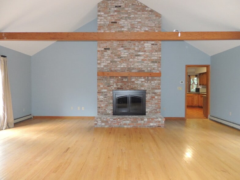 Family Room - 12 Cardinal Ln