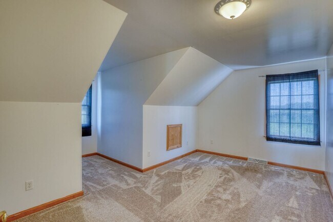 Building Photo - 259 Blackbird Forest Rd