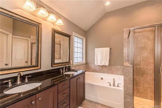 Building Photo - 9625 Gunnison Dr