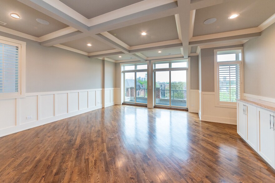 Building Photo - 4021 S Ellis Ave
