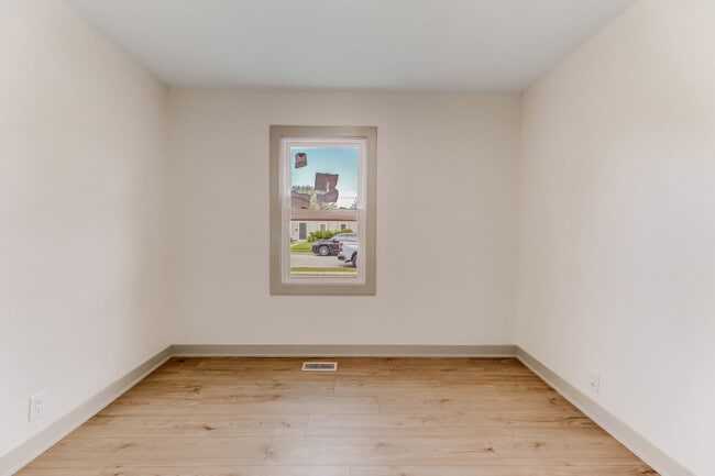 Building Photo - 519 Everette Ave