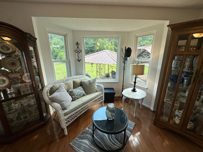 Building Photo - FULLY FURNISHED, SINGLE-FAMILY HOME IN NOR...