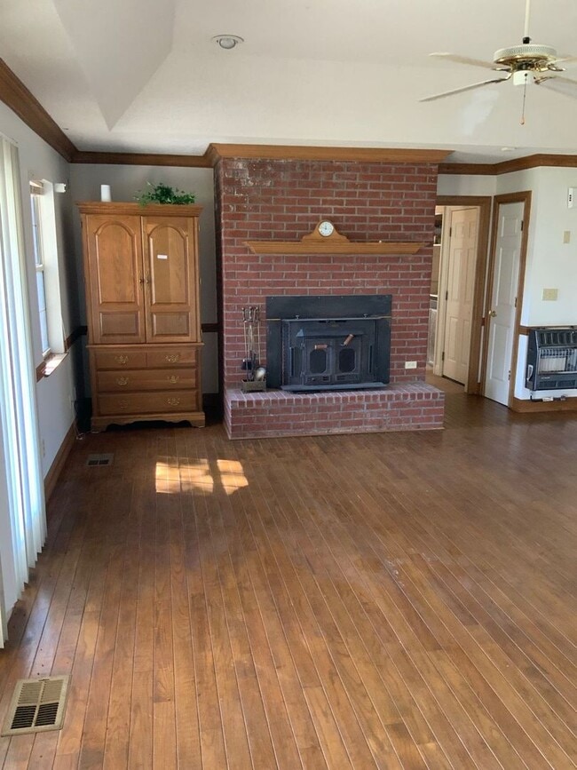 Building Photo - 971 Manningham Rd