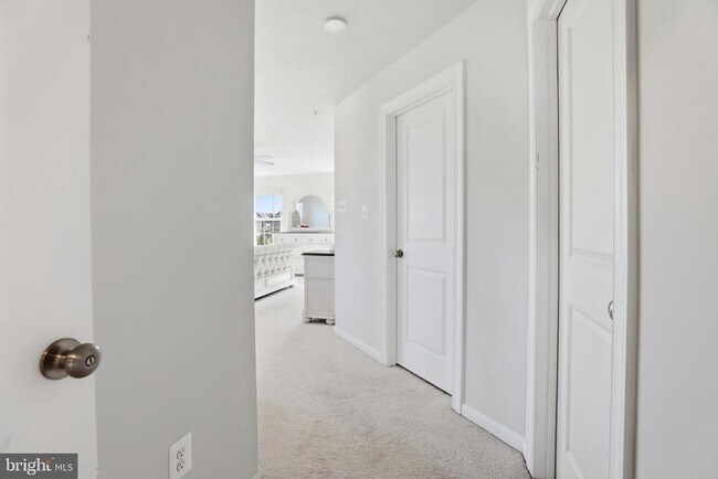 Building Photo - 6702 Savannah Dr