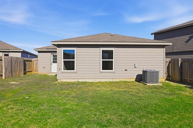 Building Photo - 4001 Cressler Ln