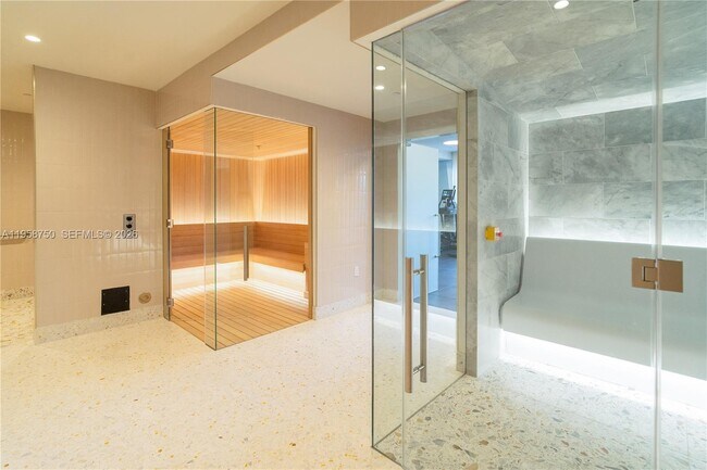 Building Photo - 2678 Tigertail Ave