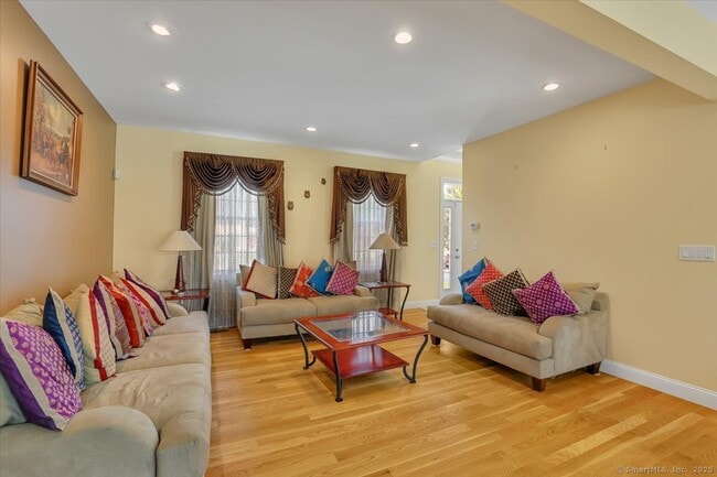 Building Photo - 188 Saddle Hill Dr