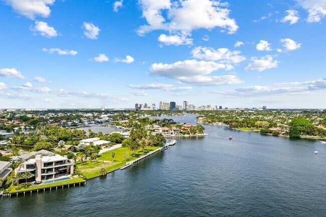 Building Photo - 3055 Harbor Dr