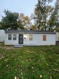 Building Photo - A charming 3 bedroom, 1 bathroom house has been newly remodeled and is ready for you to move in.