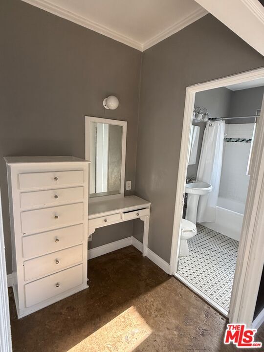 Building Photo - 5217 Hollywood Blvd