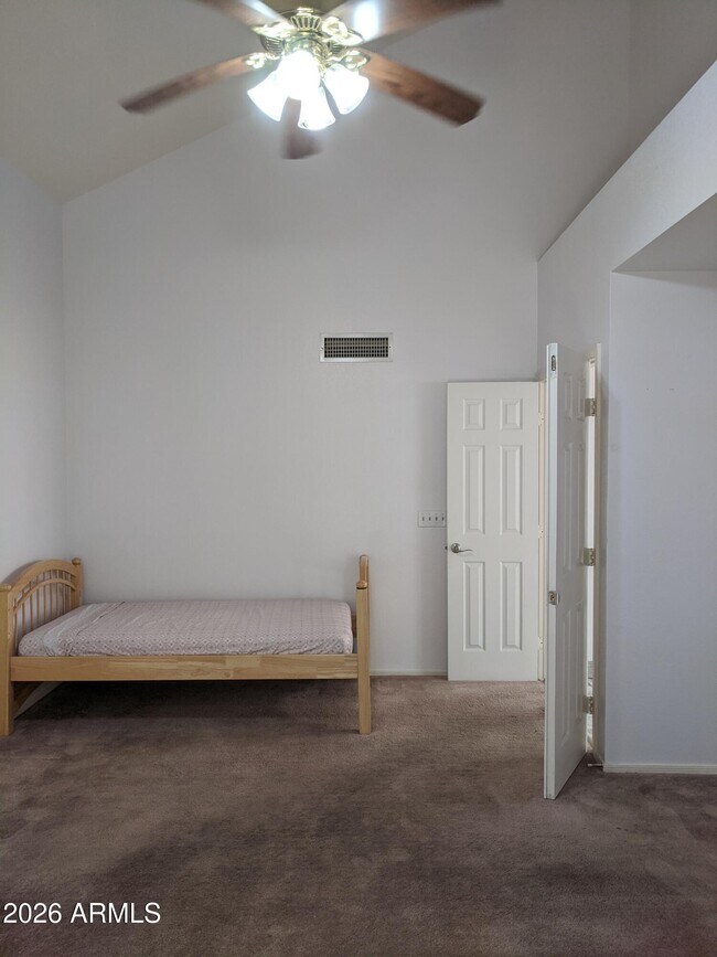 Building Photo - 1321 N Jamaica Way