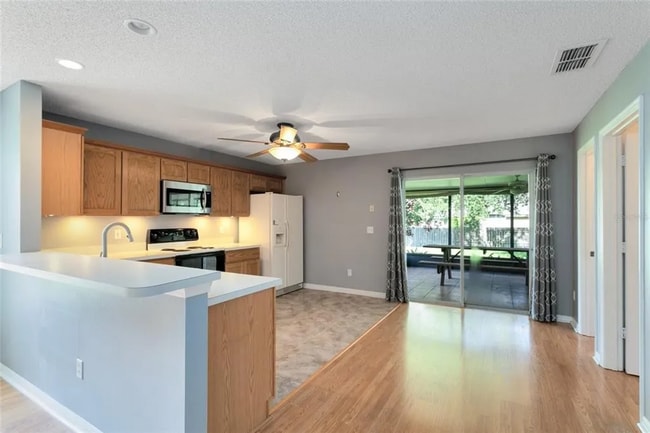 Building Photo - 908 Seneca Falls Dr