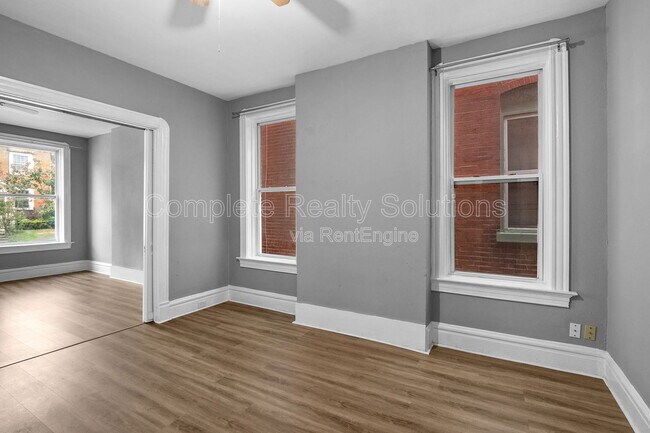 Building Photo - 5130 Kensington Ave