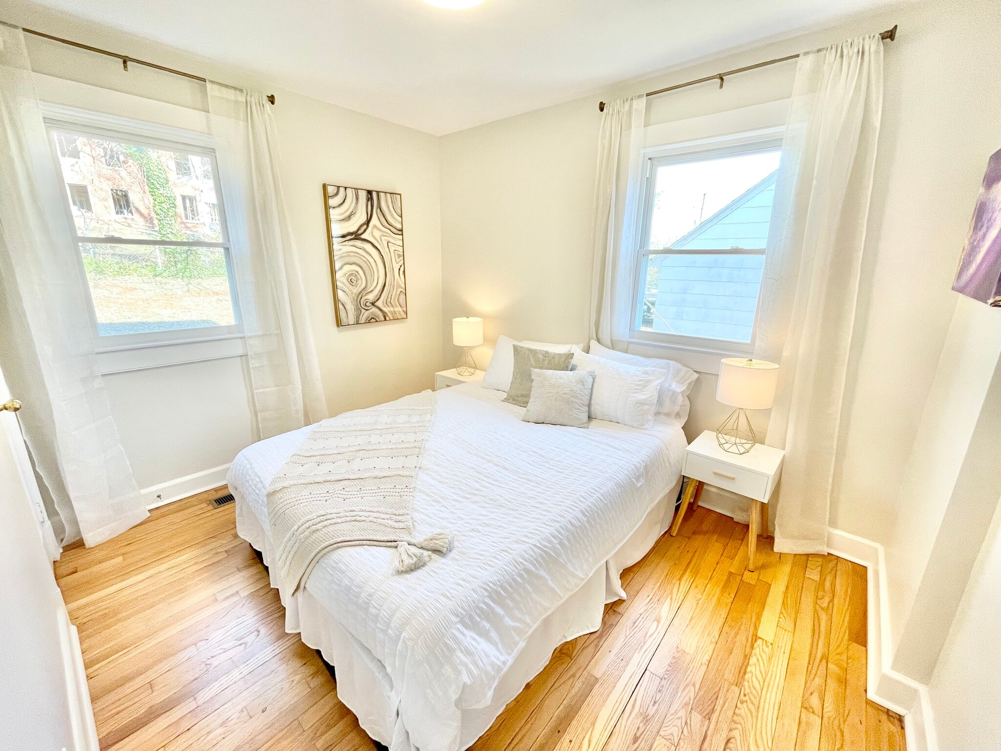 Building Photo - 1325 Willow Dr