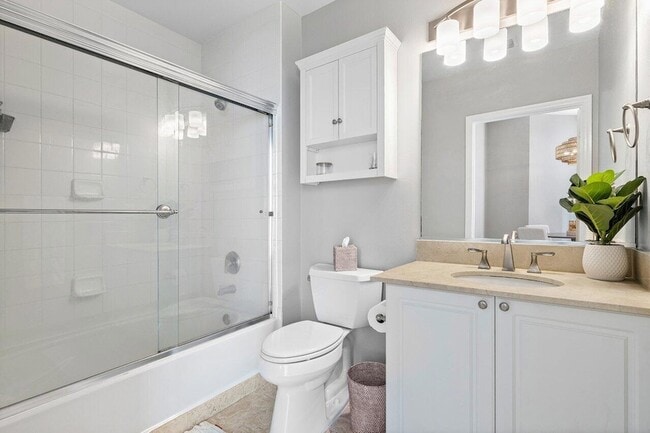 Building Photo - 255 Evernia St