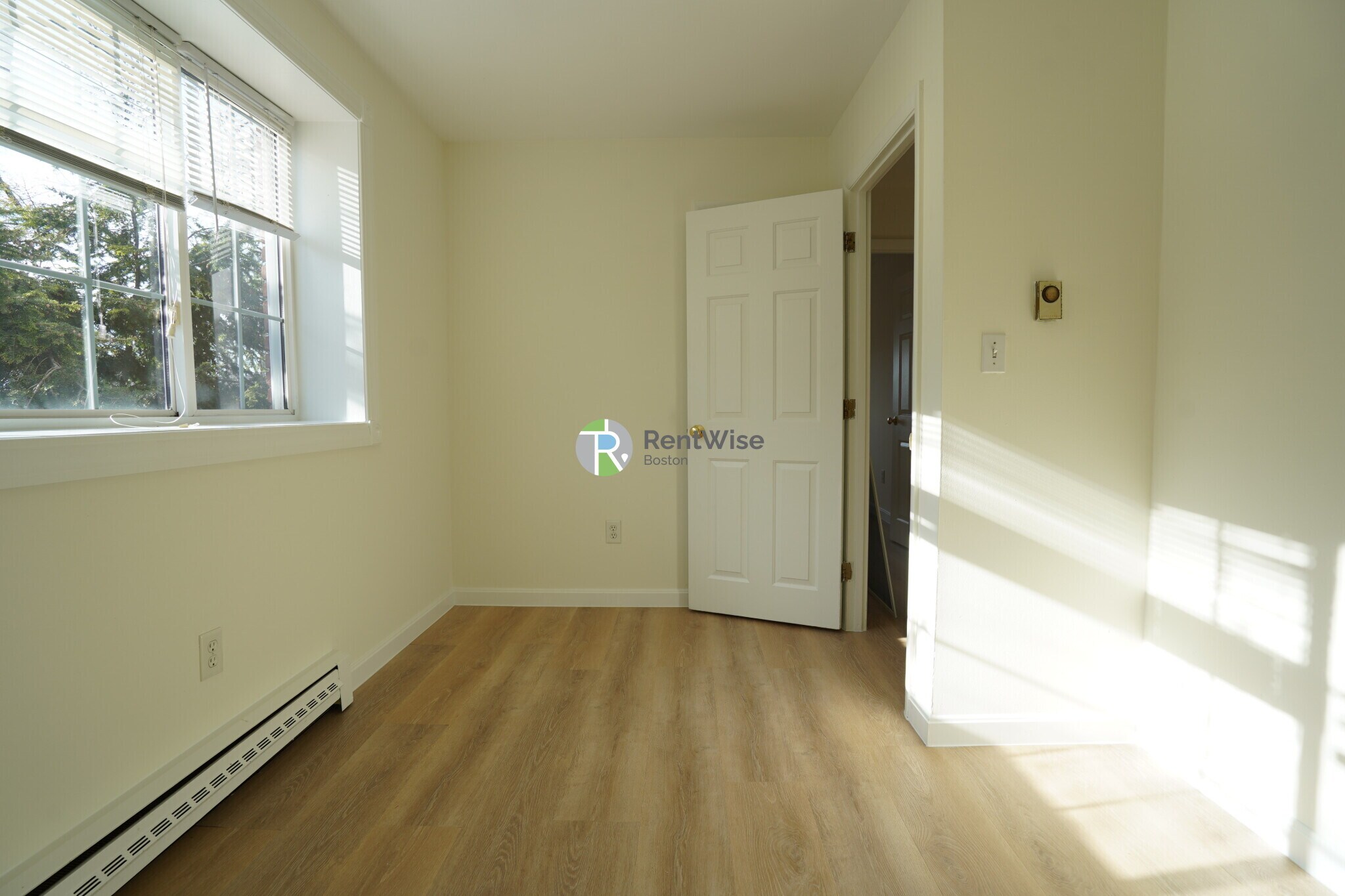 Building Photo - 11 Embassy Rd