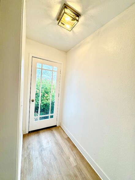 Building Photo - 153 Edgemont Ave