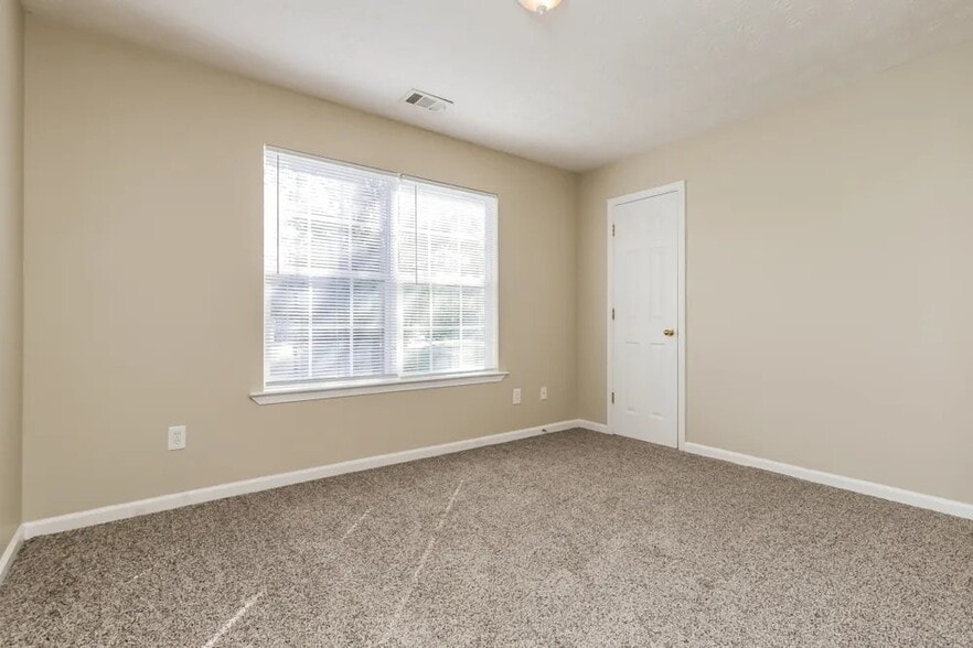 Building Photo - 67 Kenzi Way SW