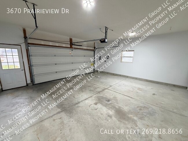 Building Photo - 3670 Prairieview Dr