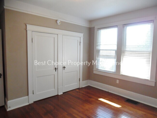 Building Photo - 517 Creswell Ave