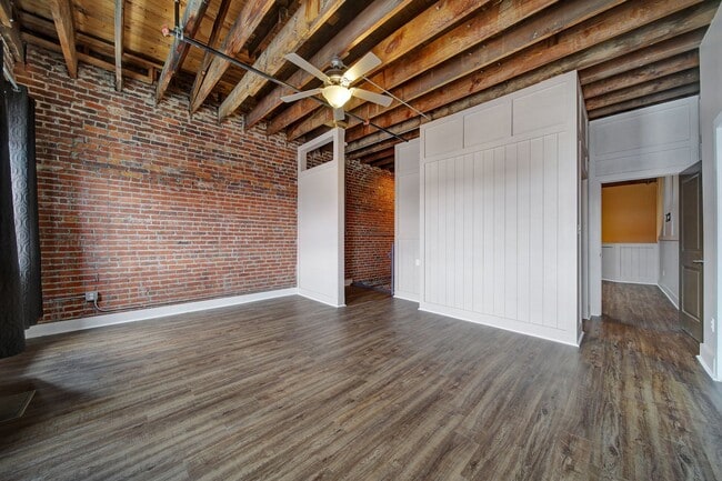 Building Photo - Uptown Gastonia Loft