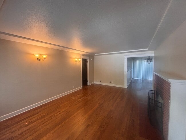 Building Photo - 9851 SE 43rd Ave